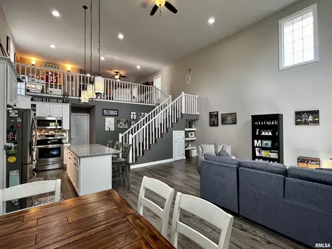 10 Hickory Grv, Macomb, IL 61455 photo 6