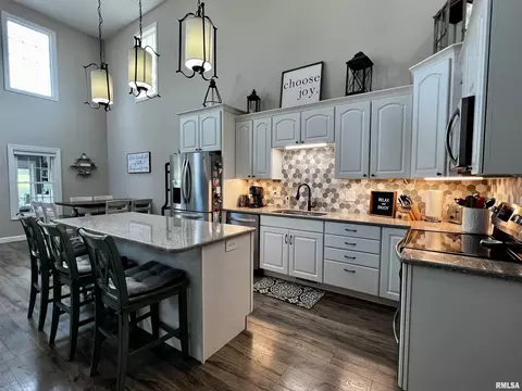 10 Hickory Grv, Macomb, IL 61455 photo 7
