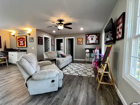 10 Hickory Grv, Macomb, IL 61455 photo 21