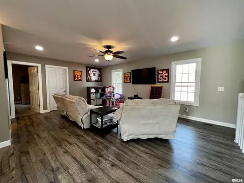 10 Hickory Grv, Macomb, IL 61455 photo 23