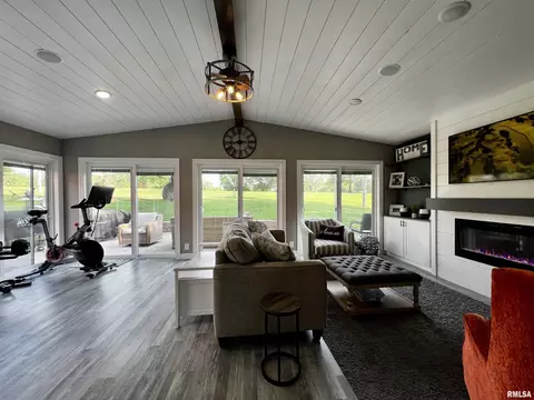 10 Hickory Grv, Macomb, IL 61455 photo 11