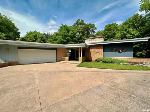 4122 N Grand Blvd, Peoria, IL 61614