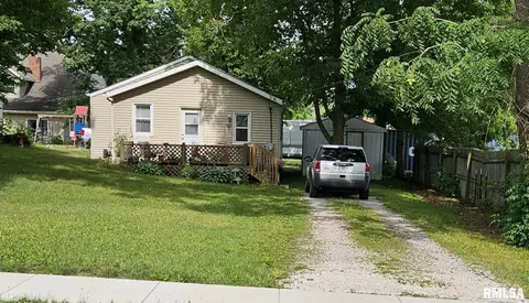 403 N Callender St, Eureka, IL 61530