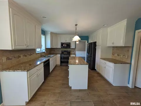 22 Holborn Ct, Washington, IL 61571 photo 14