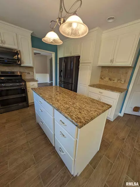 22 Holborn Ct, Washington, IL 61571 photo 15