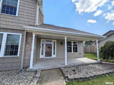 22 Holborn Ct, Washington, IL 61571 photo 4
