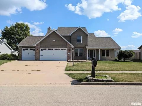 22 Holborn Ct, Washington, IL 61571