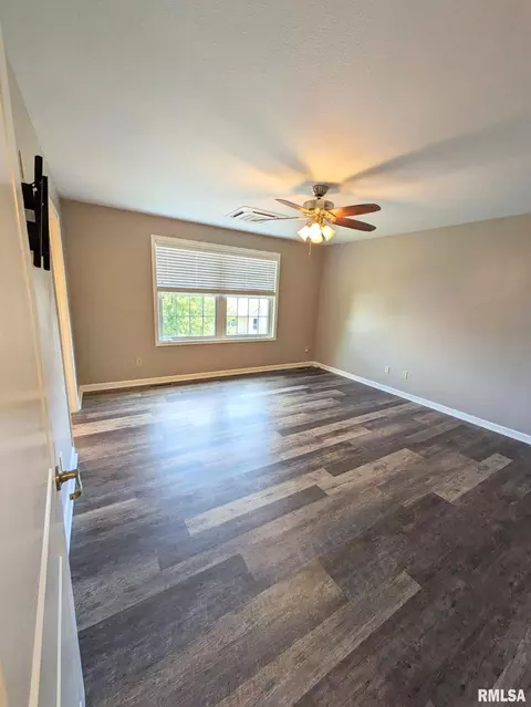 22 Holborn Ct, Washington, IL 61571 photo 41