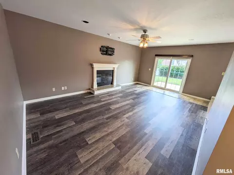 22 Holborn Ct, Washington, IL 61571 photo 30
