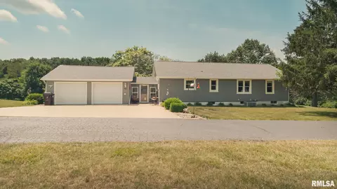 466 Grebner Rd, Metamora, IL 61548