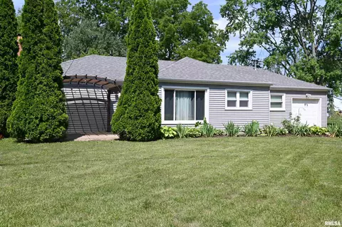 110 Berkner Ave, Metamora, IL 61548