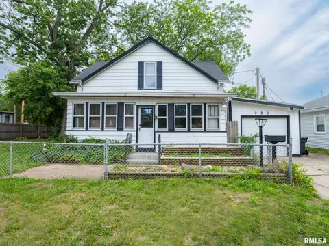 920 Market St, Pekin, IL 61554