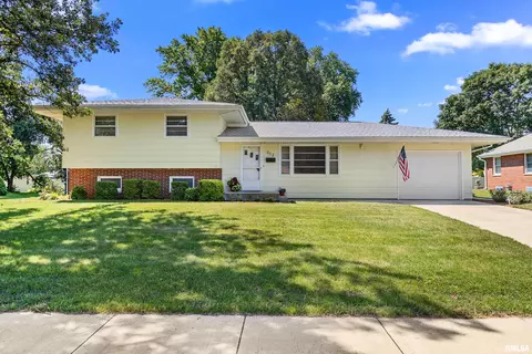 312 E Greenwood St, Morton, IL 61550