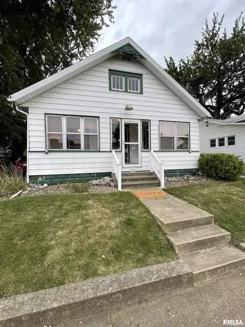 1316 Center St, Pekin, IL 61554