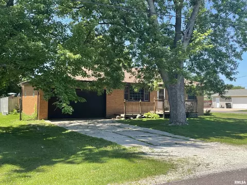300 Ernest St, Washington, IL 61571