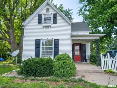 132 Crescent Ave, East Peoria, IL 61611