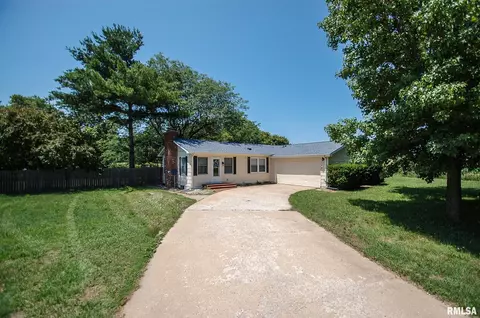 16221 N Grant Ct, Chillicothe, IL 61523