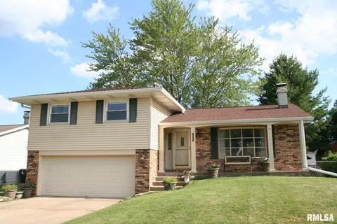 1922 Brentwood Dr, Washington, IL 61571