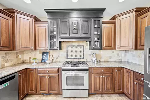 2209 Tyler Trl, Bloomington, IL 61705 photo 10
