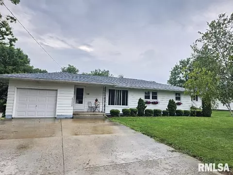 104 N 3rd St, Roanoke, IL 61561