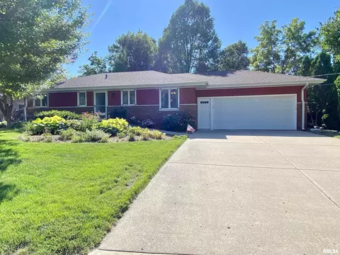 210 Fairoaks Ct, Bartonville, IL 61607