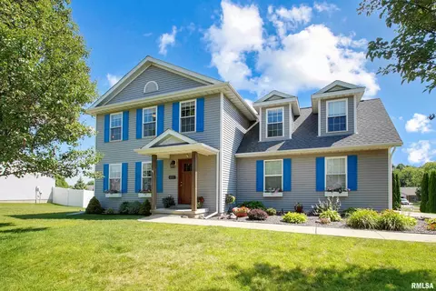 211 Bittersweet Ave, Germantown Hills, IL 61548