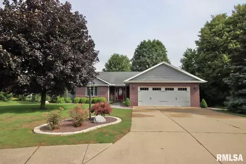 5 Somerset Ct, Washington, IL 61571