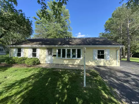5204 N Karen Ct, Peoria, IL 61615