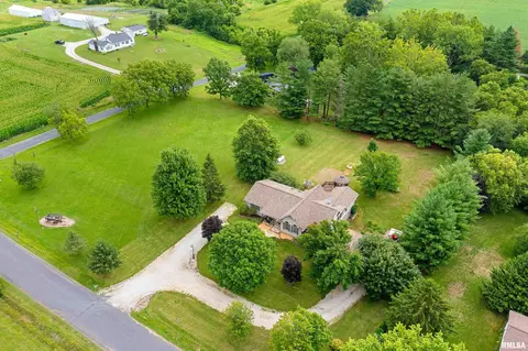 9008 N Willow Dr, Edwards, IL 61528 photo 2