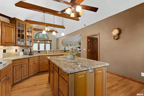 9008 N Willow Dr, Edwards, IL 61528 photo 13