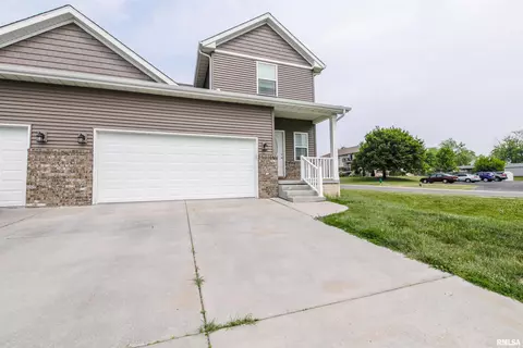 1431 Eagle Ave, Washington, IL 61571 photo 3