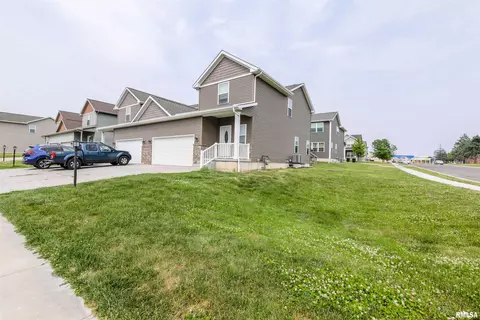 1431 Eagle Ave, Washington, IL 61571 photo 2