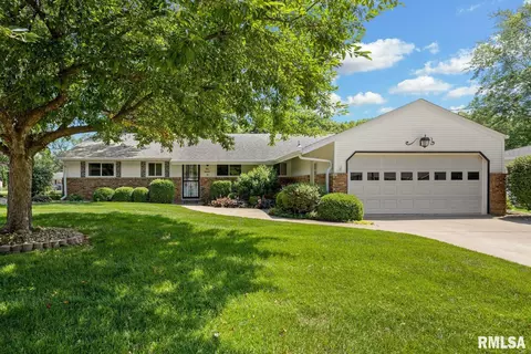 306 Stuber Ct, Tremont, IL 61568