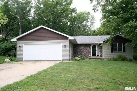 23 Brandy Ln, Mackinaw, IL 61755