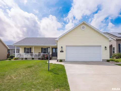 912 Devonshire Rd, Washington, IL 61571 photo 2