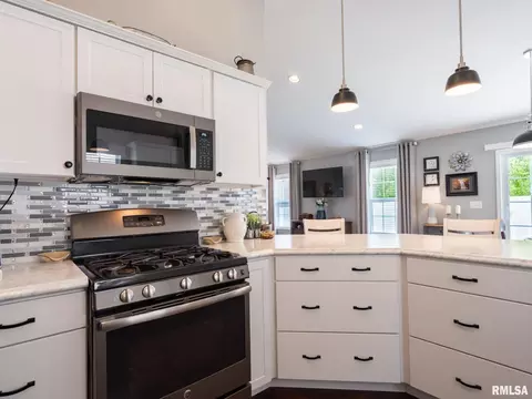 912 Devonshire Rd, Washington, IL 61571 photo 24