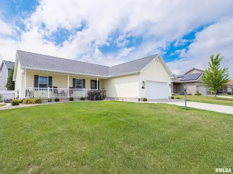 912 Devonshire Rd, Washington, IL 61571