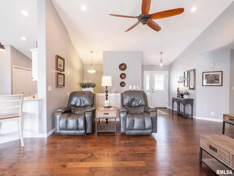 912 Devonshire Rd, Washington, IL 61571 photo 11