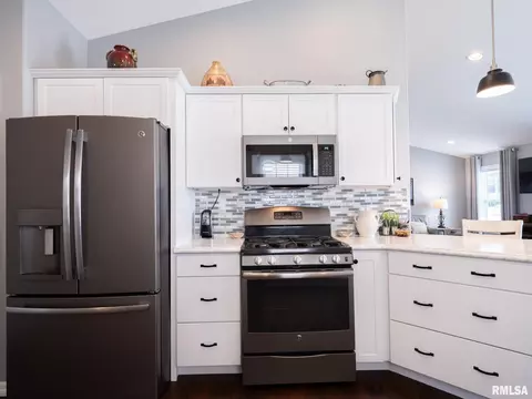 912 Devonshire Rd, Washington, IL 61571 photo 25