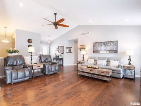 912 Devonshire Rd, Washington, IL 61571 photo 10
