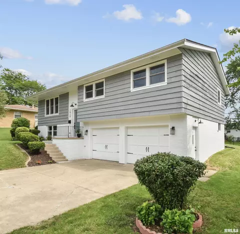 1920 W Delray Dr, Peoria, IL 61614