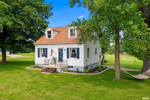 896 Banta Rd, Lowpoint, IL 61545