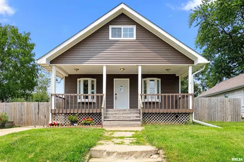 809 E Moneta Ave, Peoria Heights, IL 61616