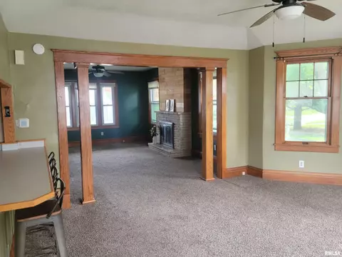252 Howard Pl, Canton, IL 61520 photo 9