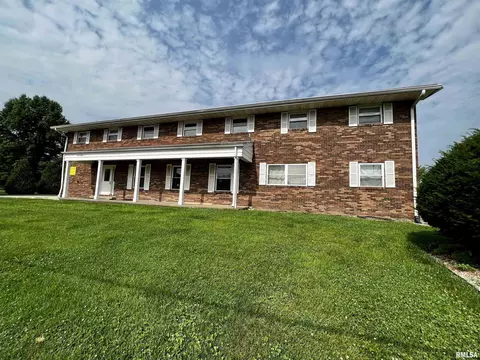 721 Wigwam Hollow Rd, Macomb, IL 61455