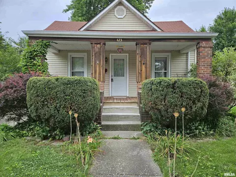 423 S Madison St, Macomb, IL 61455