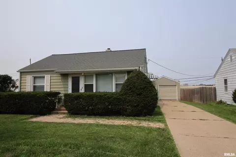 4805 N Edgebrook Dr, Peoria, IL 61614