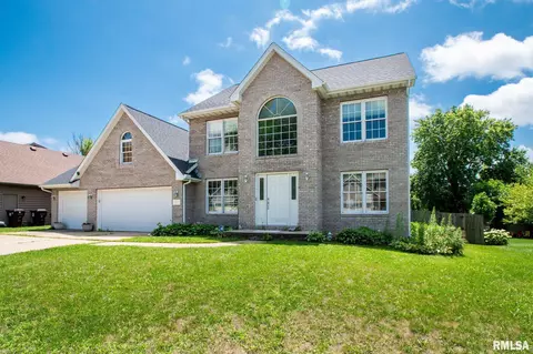 7075 N Aycliffe Dr, Peoria, IL 61614