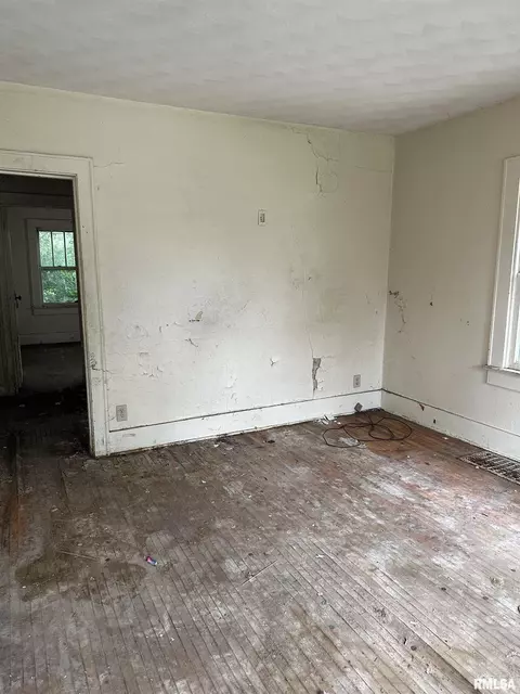 302 N 5th Ave, Canton, IL 61520 photo 5