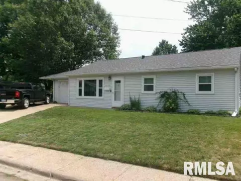 1100 15th St, Pekin, IL 61554